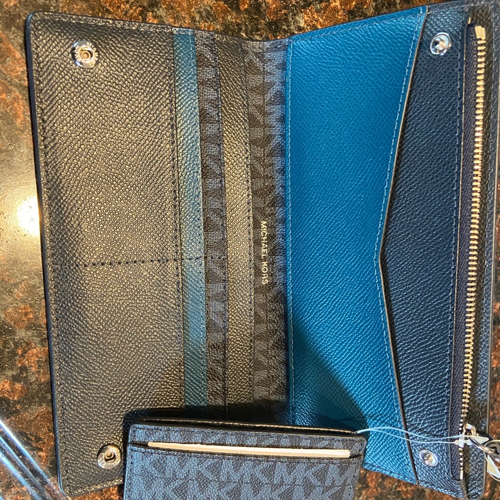 Michael Kors Wallet 2 in 1 Carry All